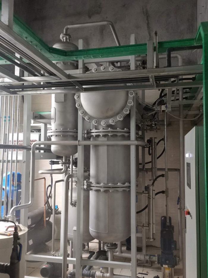 真空低溫?zé)岜谜舭l(fā)器.jpg 真空低溫?zé)岜谜舭l(fā)器.jpg